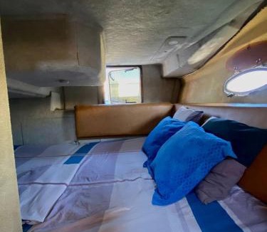 Poblats Maritims Boat Rental | Zeus