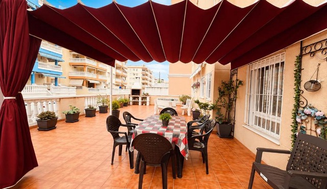 2 bedroom flat 100m from the beach with huge terrace