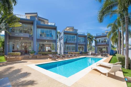 3 BR Pool Access Villa Argent 10 near Airport and Golf