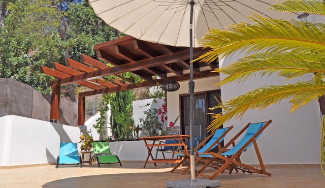 80 m2 Sundeck in middle of green