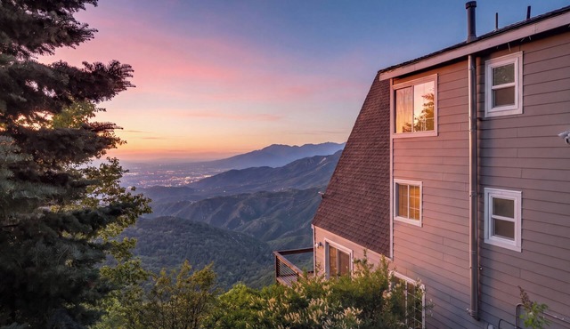 A-Frame in the Sky - RIM of the World Views! Sauna & Spa
