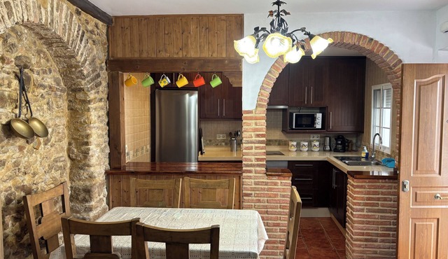 Accommodation 30 minutes from Cadiz-Jerez-beaches, good food and tranquility.