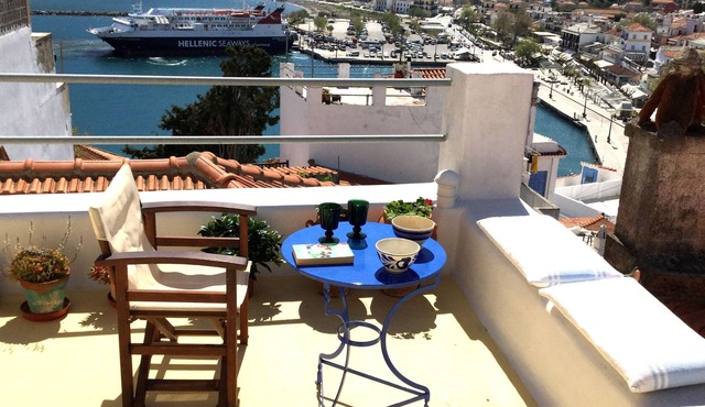 Agapi Nefeli, unique roofterrace view to sea port & town island MamaMia Skopelos