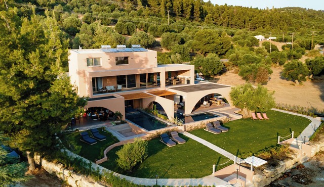 AKTIELIABeachfront-9 Bdrs, 3 Pools, Sunlit Elegance/Euphoria Complex