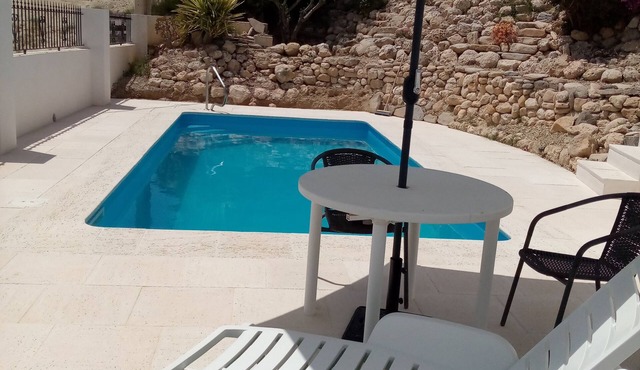 Almond Reef Accommodation delightfully restored apartment, quiet, rural village.