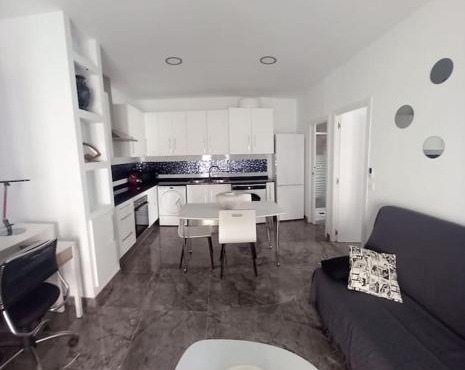 Apartamento cerca del puerto y del paseo