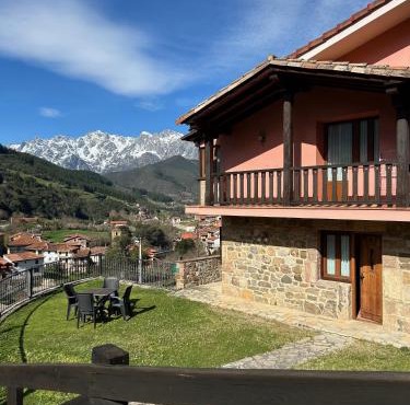 Apartamentos La Montaña