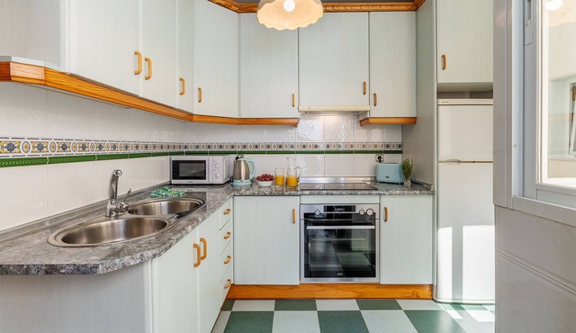 Apartment 'Amplio En Güejar Sierra' with Mountain View, Wi-Fi and Air Conditioning