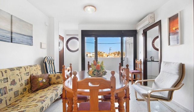 Apartment "Sol y mar" with Balcony & A/C