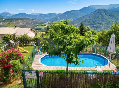 Appartement accueillant à Selonnet de 80 m² avec piscine partagée