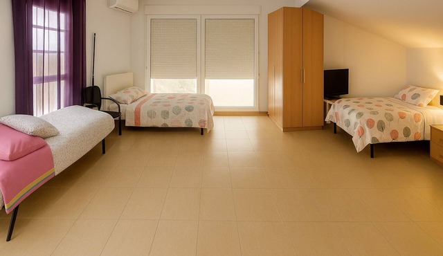 Attic room Private bathroom Jacuzzi