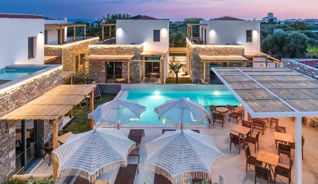 Azzure Luxury Suites