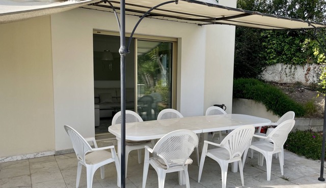 Bas de Villa Dans un Écrin de Verdure Dans les Hauteurs de Nice
