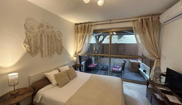 BEACH FLAT