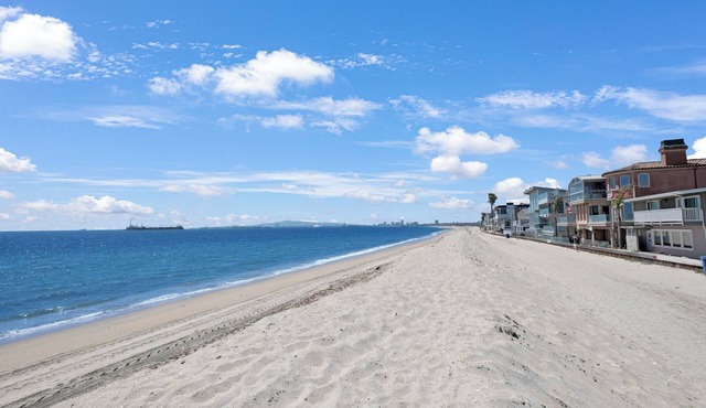 Beachfront 3-bedroom centrally located on the Long Beach peninsula
