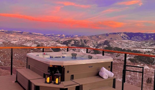 Beautiful Alpine Retreat: Hot Tub,Sauna, 360 Views