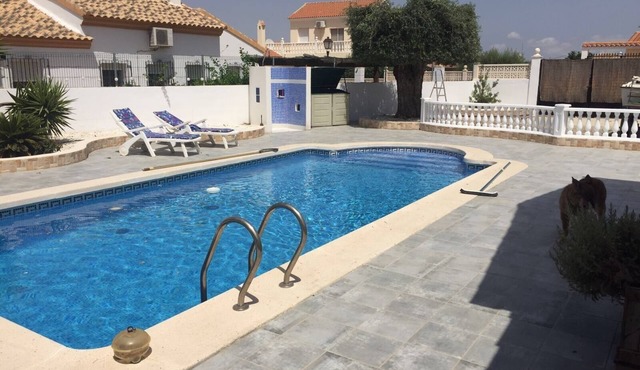 Beautiful, fully equipped detached villa with a private swimming pool.