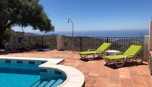 beautiful modern villa sea view in Sayalonga