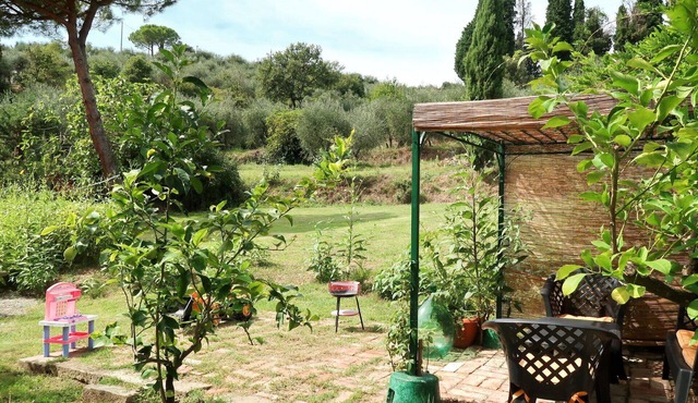 Beautiful private villa for 11 guests with WIFI, TV, balcony and pets allowed