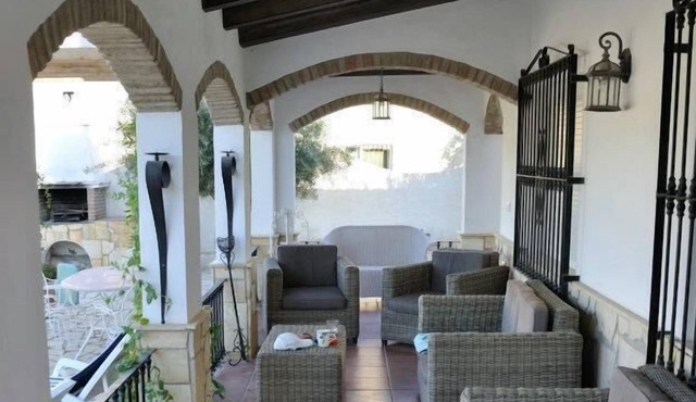 Beautiful, Spacious Villa with Private Pool, Gardens and stunning view