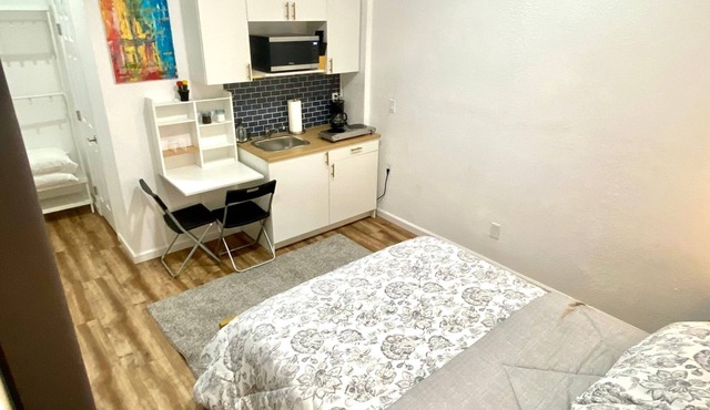 Beautiful studio in San Diego - 31+ days 15% OFF