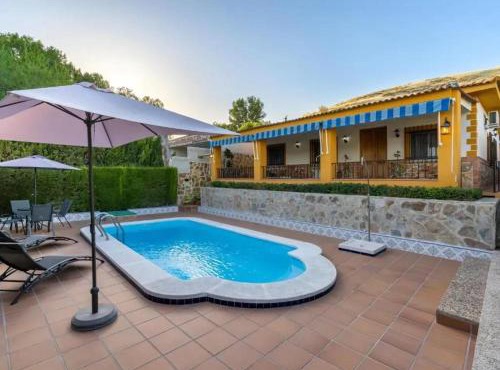 Beautiful villa with private pool in Baena – 221 m²