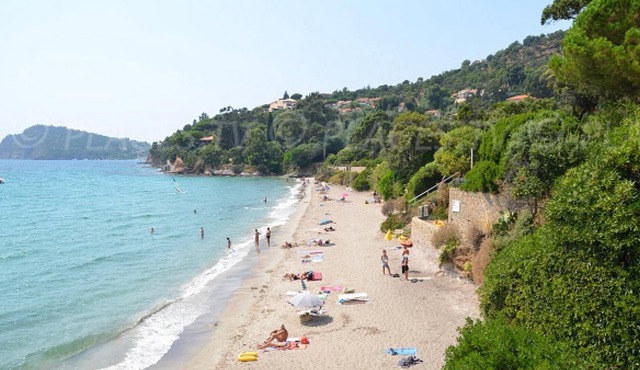 Between sun and sea superb sea view 3 minutes walk to beach