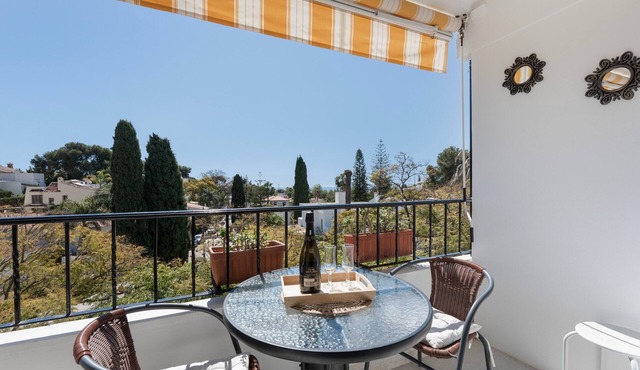 Boho Studio Apartment with Balcony, Wi-Fi and Air Conditioning
