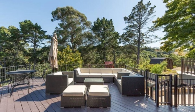 BREATHTAKING VIEWS Executive Lafayette Family Home