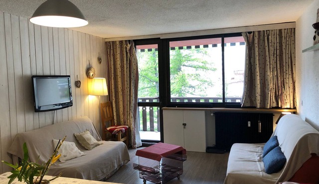Bright studio with parking 250m from the slopes