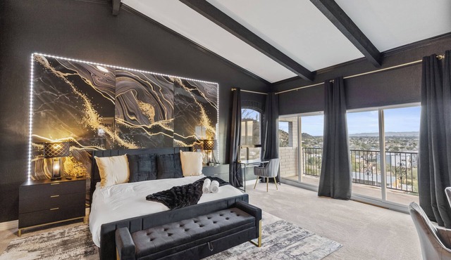 Built Into A Mtn - Heated Pool & Lounge