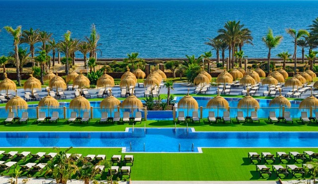 Cabogata Beach Hotel