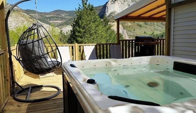Camping les Princes d'Orange* - Loggia Confort 3 room apartment for 4 people Mountain view Air-conditioned