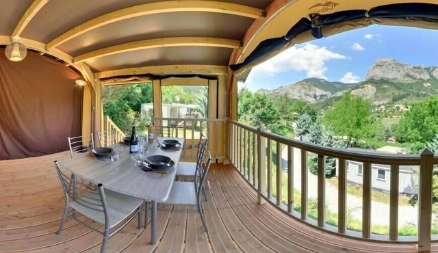 Camping les Princes d'Orange**** - Toilé Nature Luxe 4 rooms 4 Adult + 1 child