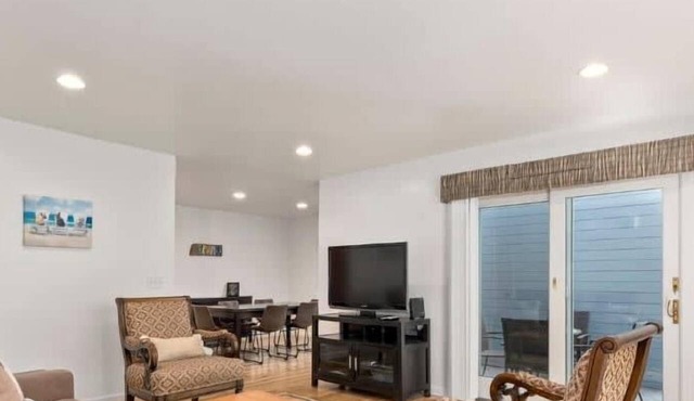 Capitola Village Hideaway