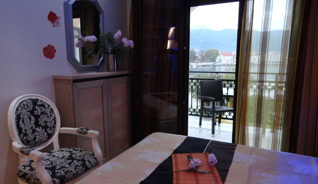 Captain's Beach Apartments - Studio with Sea View