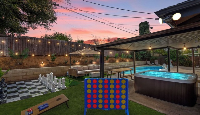 Carlton Serenity, Jacuzzi, Pool, BBQ, Games, Arcade, Fire Pit, 2 King Beds, Golf
