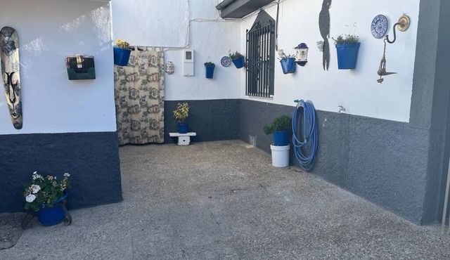 Casa Cueva Adaptada PMR se Admiten Mascota con Rutas de Senderismo y Caballo