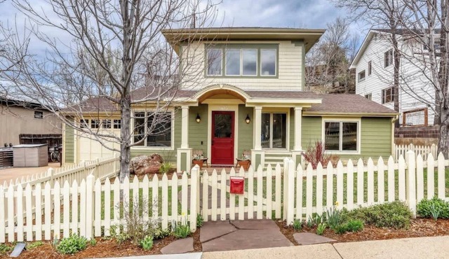Central Boulder - Views and short walk to downtown