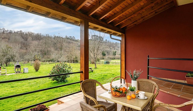 Chalet 'Les Cuartes 2' with Mountain Views, Private Terrace and Private Garden