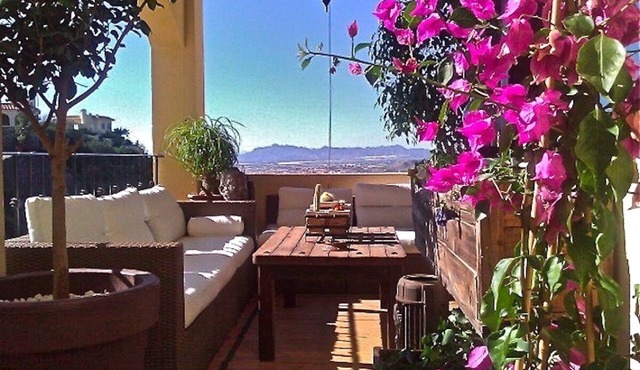 Charming apartment next to the Sea
