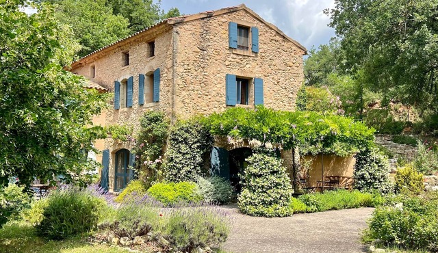 Charming mill, South Luberon, bucolic setting