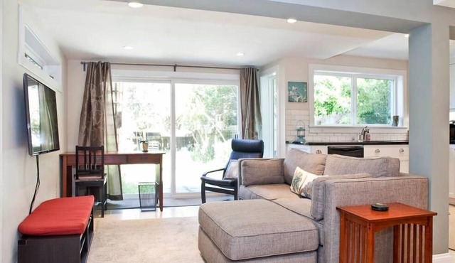 Charming, modern, private apt in the family-friendly Inner Richmond neighborhood; near GG Park.