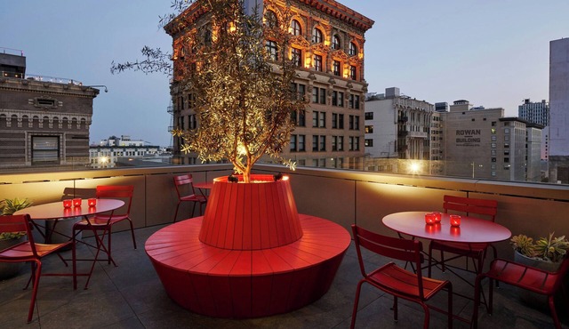 citizenM Los Angeles Downtown