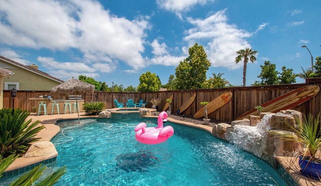 Coastal Oasis w heated Pool & Spa by beach