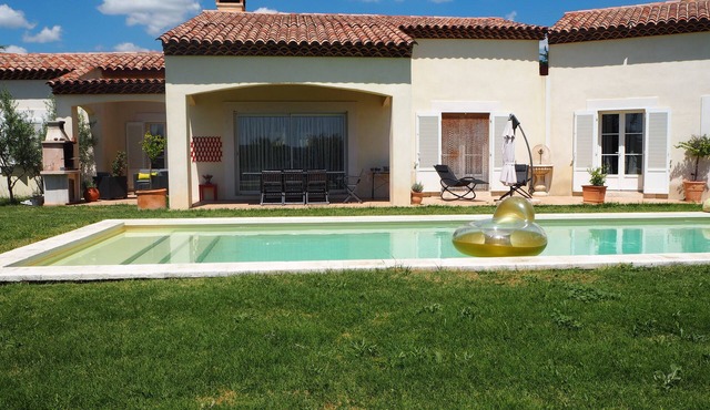Comfortable villa with private pool at the gates of the Luberon