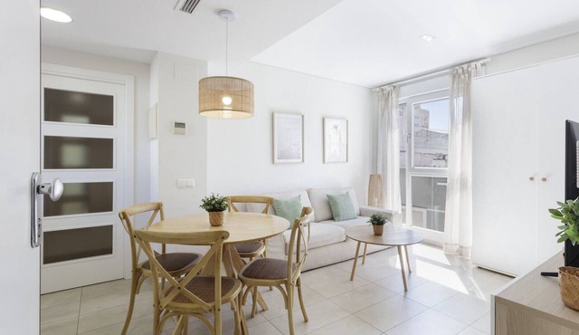 Condo decorated in modern style, with wifi. - only families