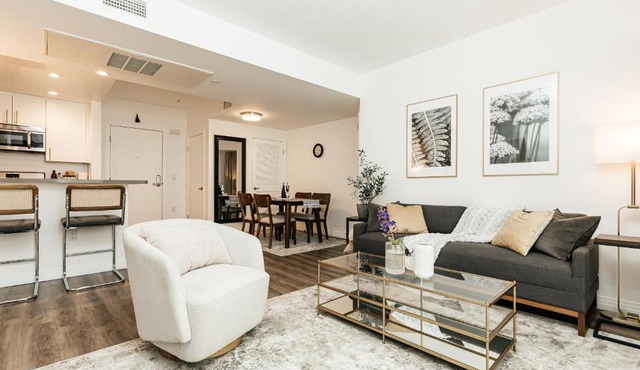 Cozy 2BD apartment