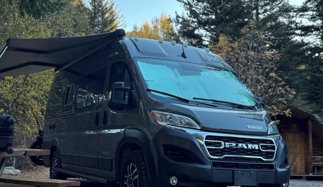 Cozy Campervan in peaceful Fallbrook sleeps 2