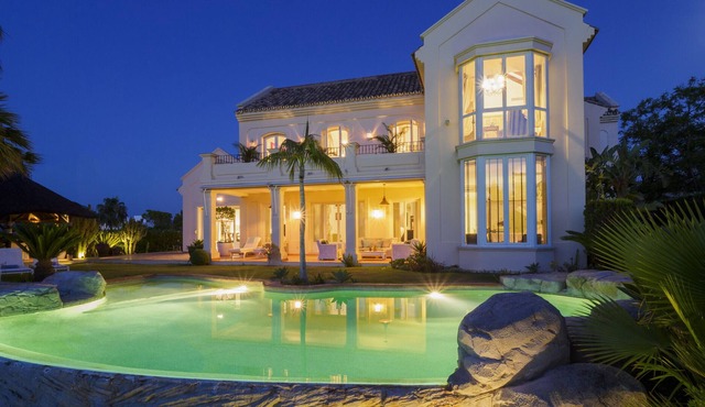 Cubo's Villa Amelia / private pool 7 free wifi